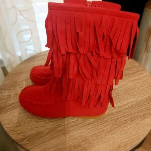 Fringe boots